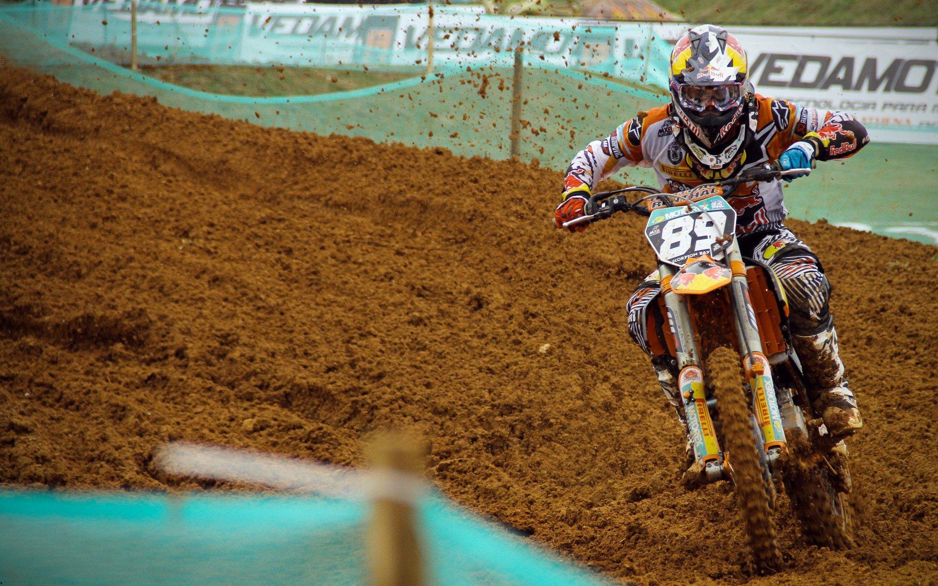 雄鹿队成功续约大洛佩斯，米德尔顿未来成球队新难题